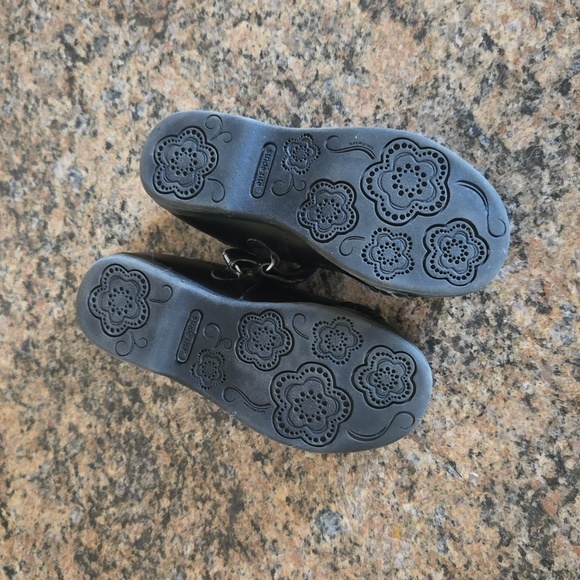 Stride Rite Black Leather Shoes - 11 - Picture 5 of 6